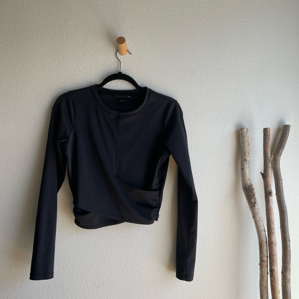 Cropped Wrap Workout Top✨